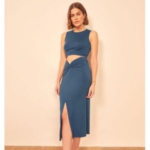 Too big so looking to resell! (Can’t return)